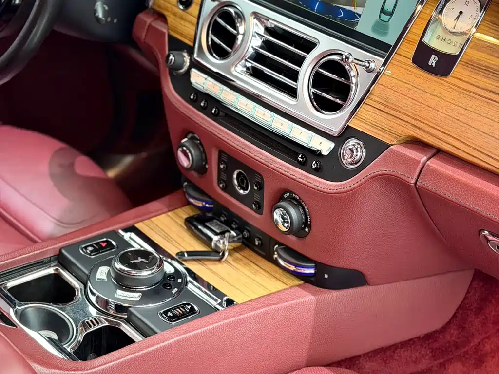 Rolls-Royce Ghost — миниатюра 6
