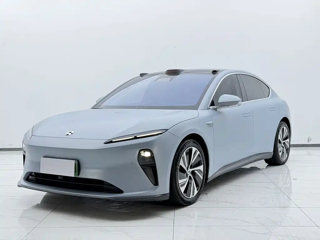 NIO ET5