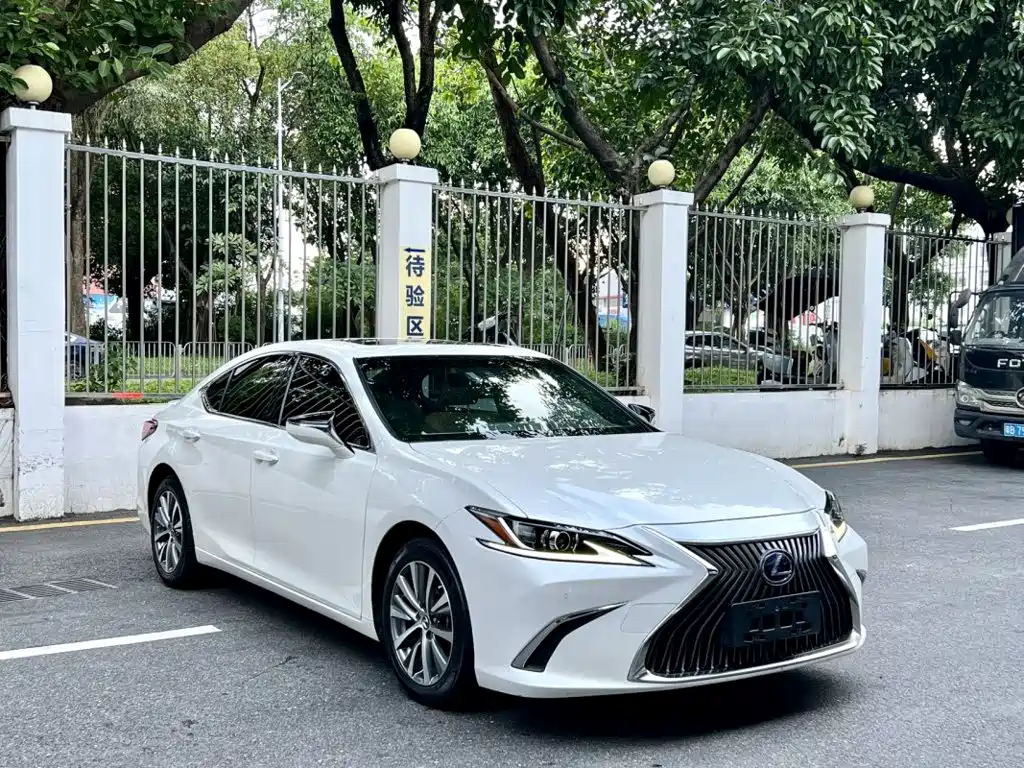 Lexus ES — миниатюра 3