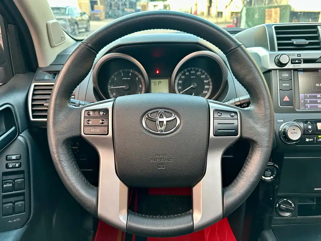 TOYOTA PRADO
