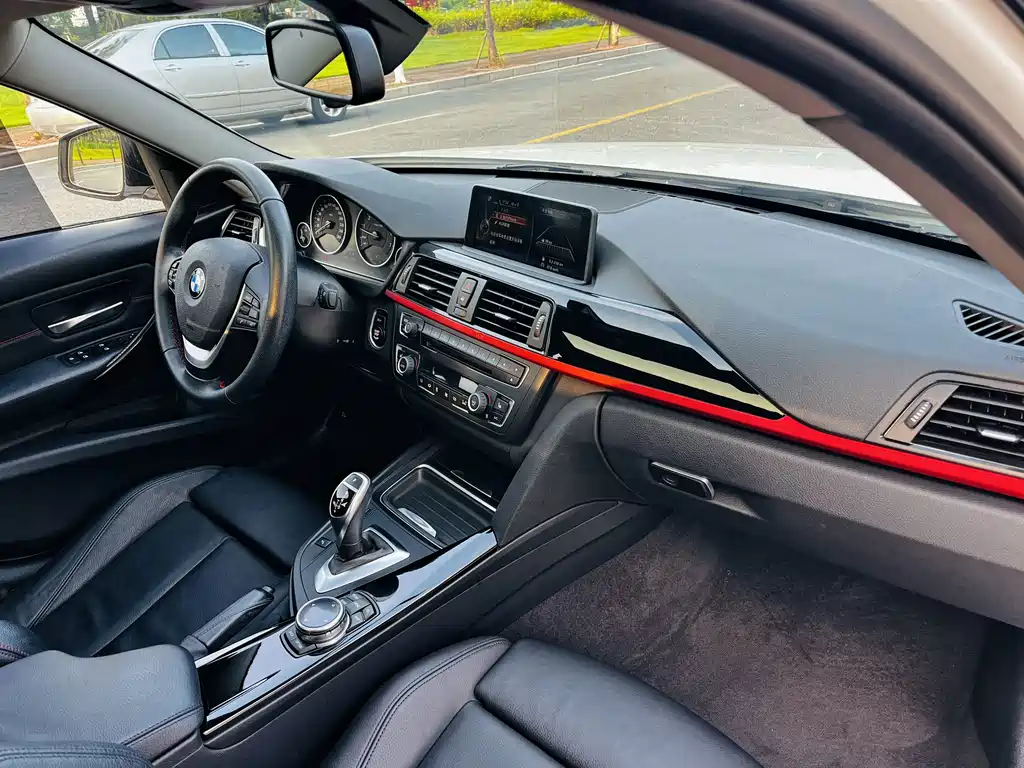 BMW 3 Series — миниатюра 6