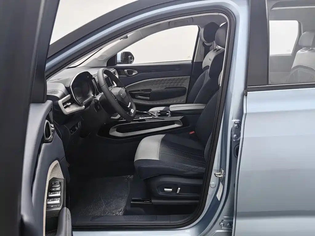 Baojun RM-5 — миниатюра 10