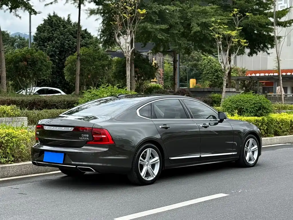 Volvo S90 — миниатюра 3