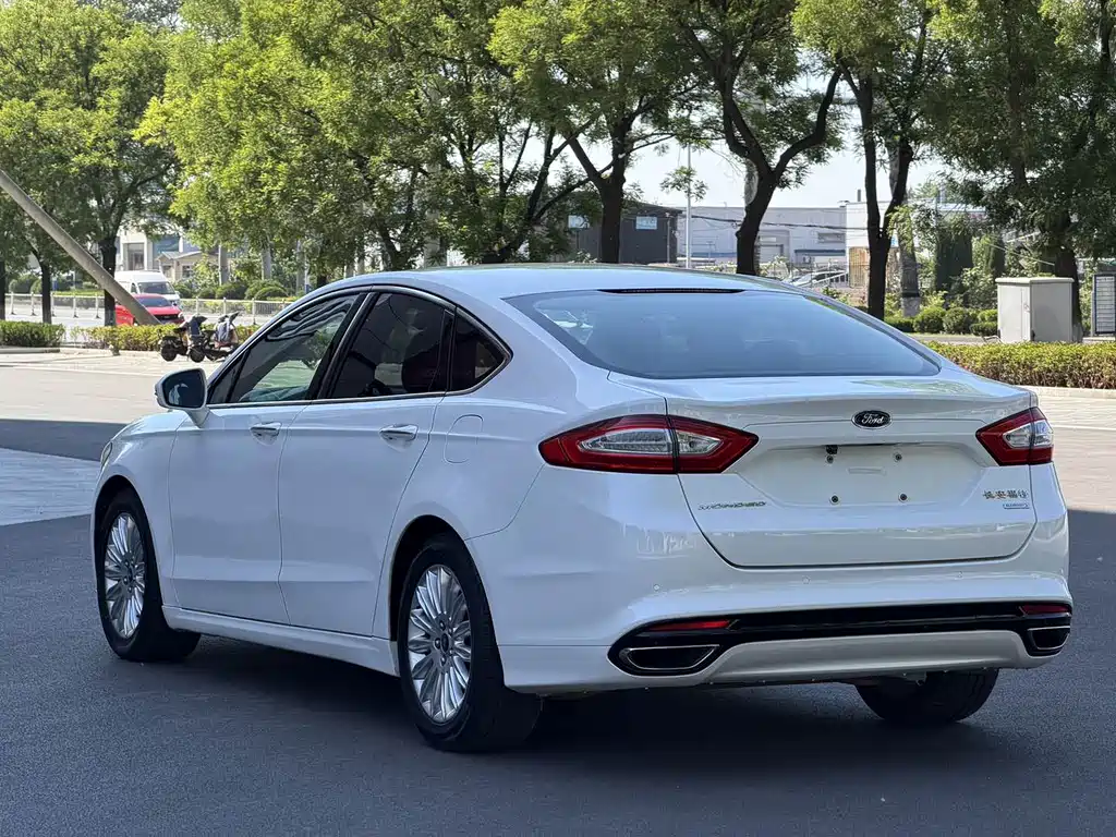 Ford Mondeo — миниатюра 4