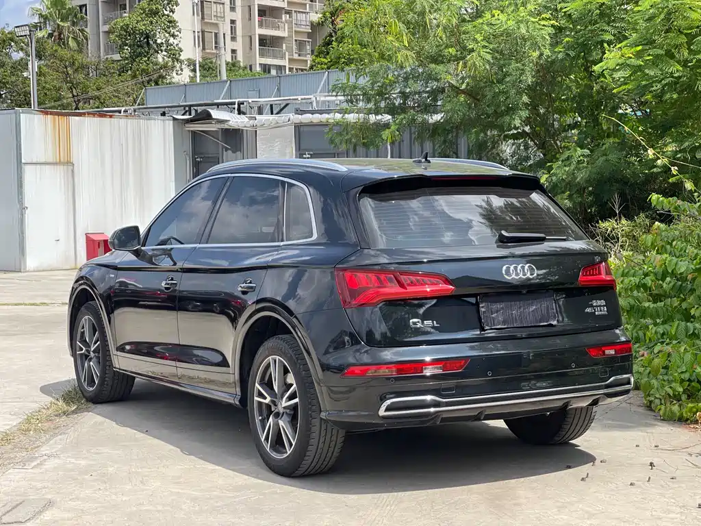 Audi Q5L — миниатюра 4