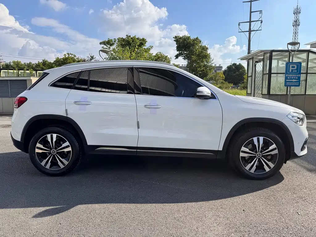 Mercedes-Benz GLA — миниатюра 30