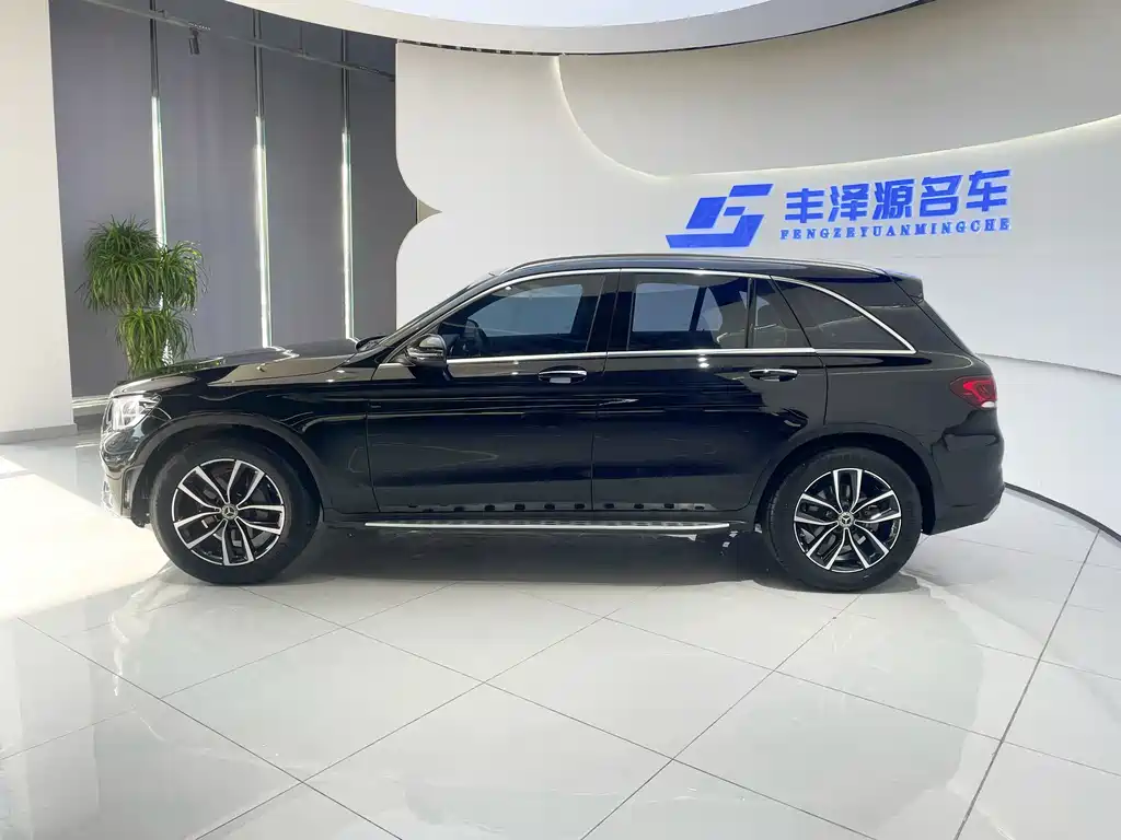 MERCEDES-BENZ GLC