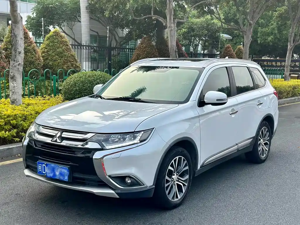 Купить Mitsubishi Outlander