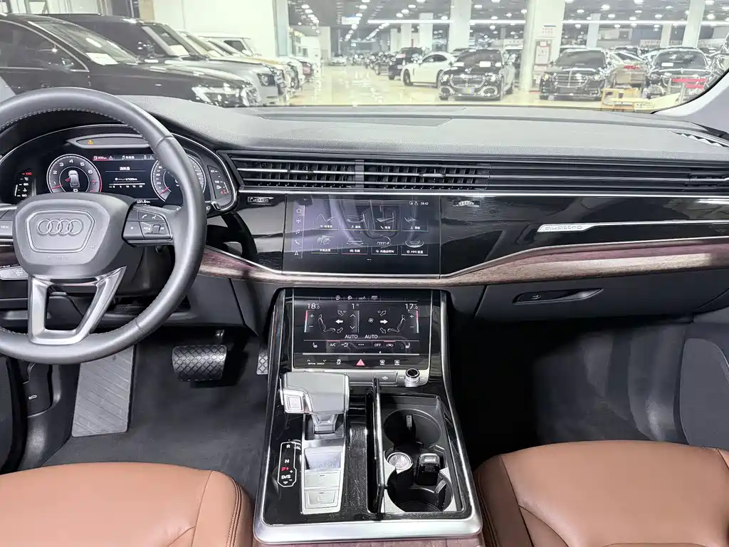 Audi Q7 — миниатюра 14