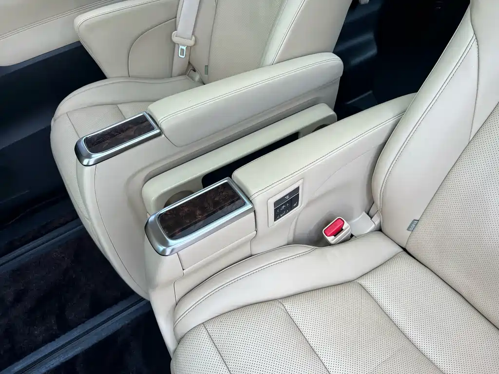 Toyota Alphard 2018 3.5L Luxury