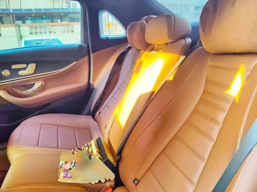 Mercedes-Benz E-Class — миниатюра 13