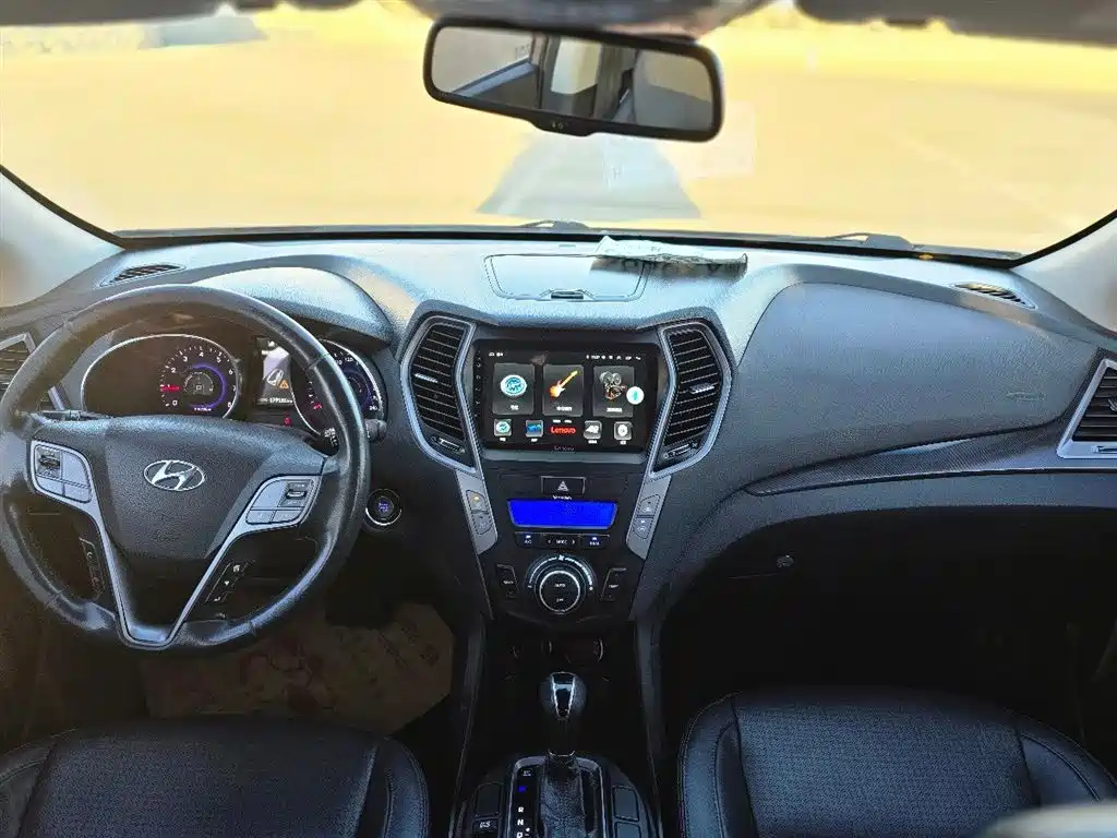 Hyundai Santa Fe 2013 2.4L AT
