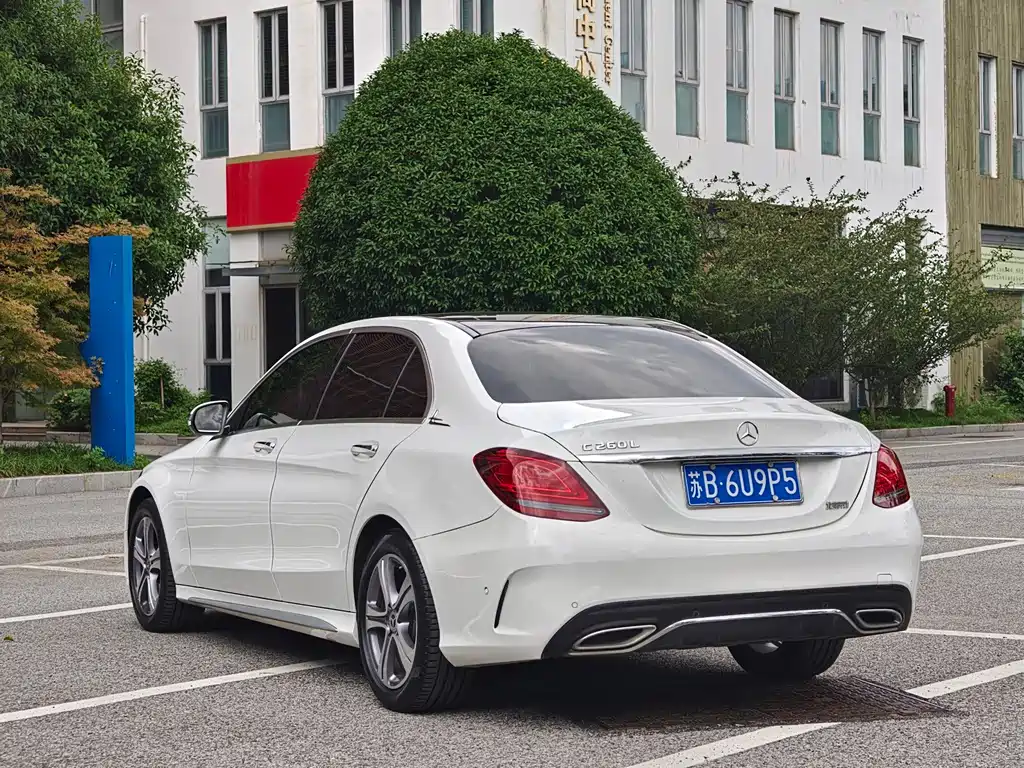 Mercedes-Benz C-Class — миниатюра 6
