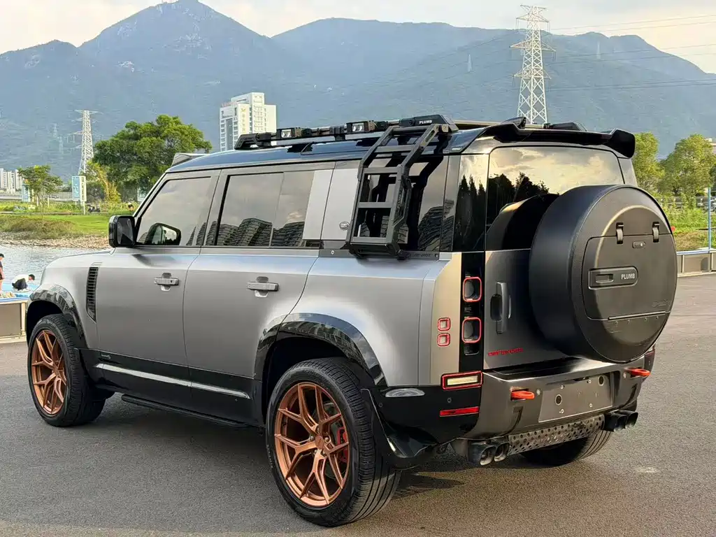 Land Rover Defender — миниатюра 9