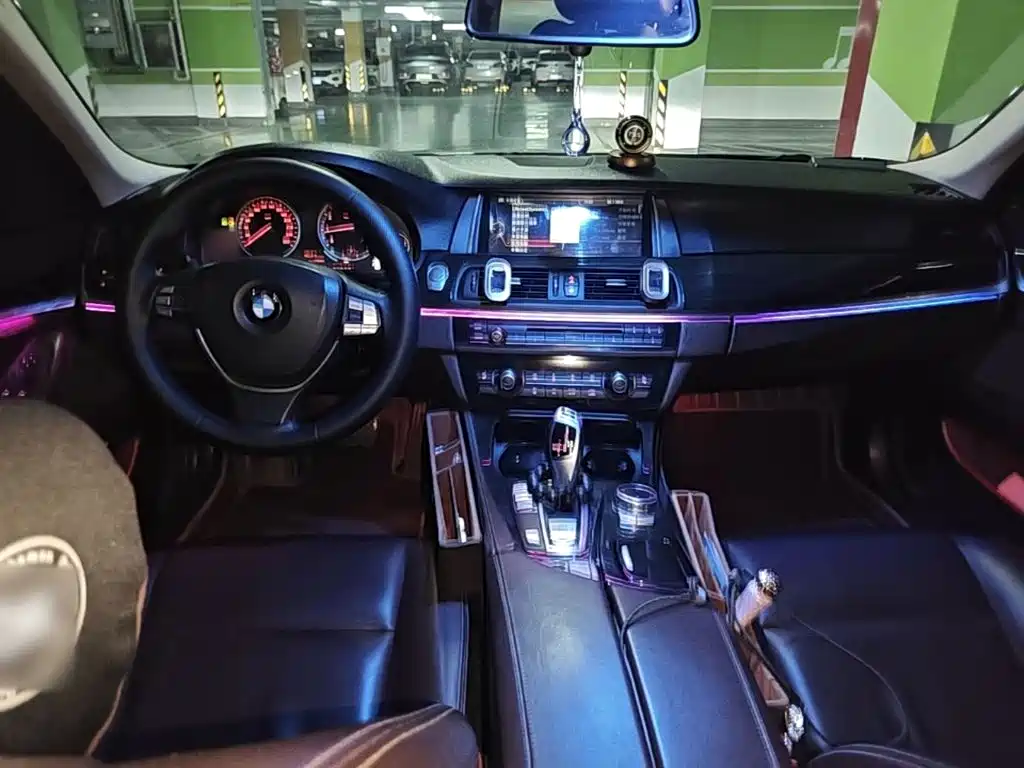 BMW 5 Series — миниатюра 10