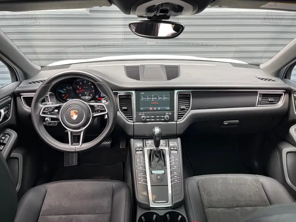 Porsche Macan — миниатюра 13