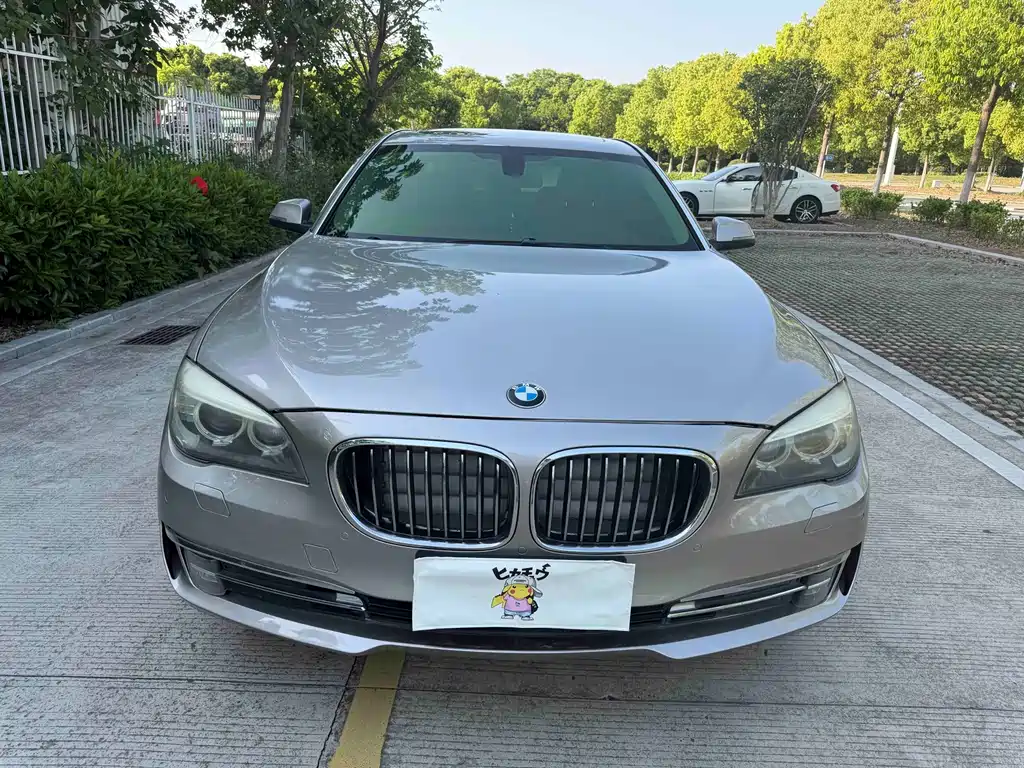 BMW 7 Series — миниатюра 2