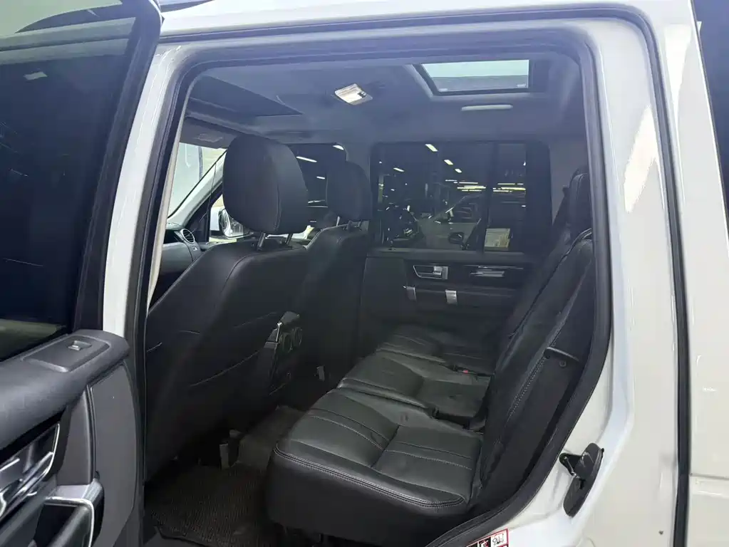 Land Rover Discovery — миниатюра 8