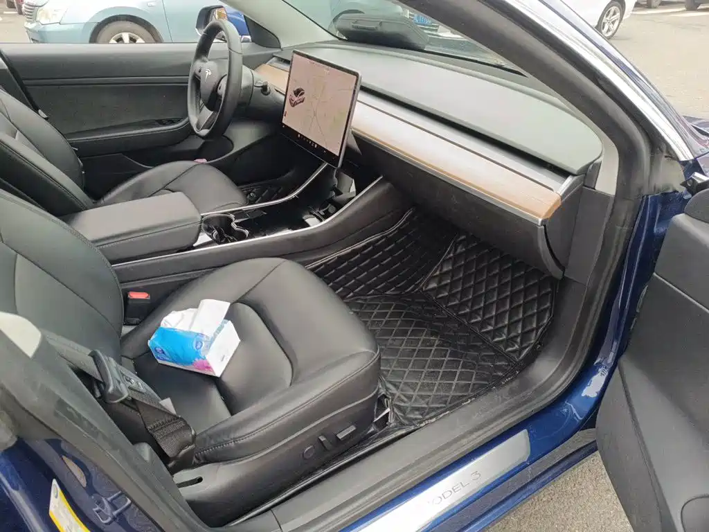 Tesla Model 3 — миниатюра 19