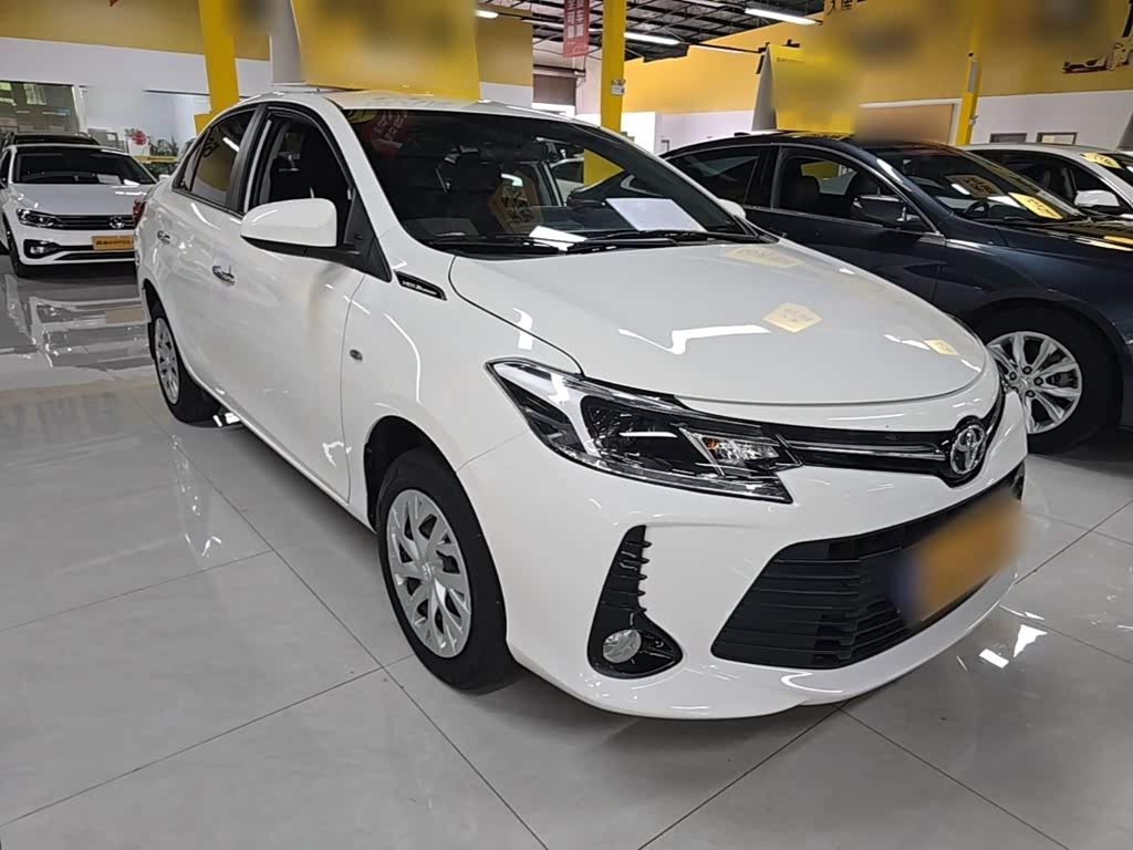 Toyota Vios 1.5 л 2023 г. Белый, пробег 45599 км