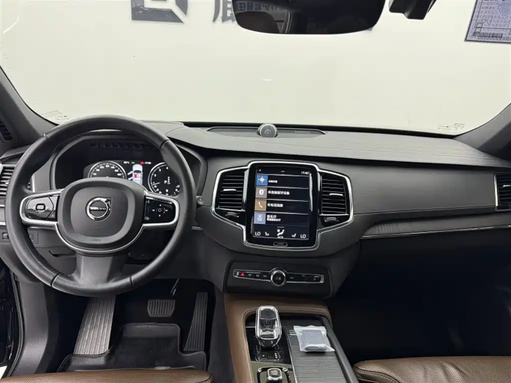Volvo XC90 — миниатюра 9
