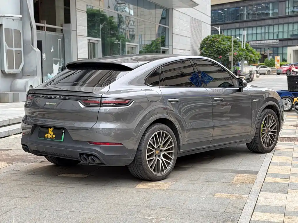 Porsche Cayenne Hybrid — миниатюра 2