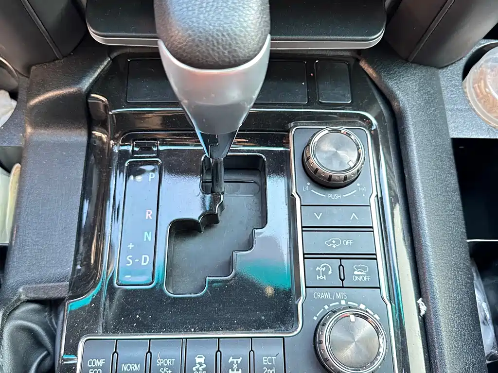 Toyota Land Cruiser 2011 5.7L AT