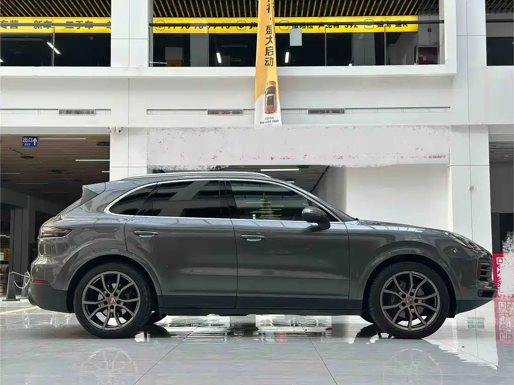 PORSCHE CAYENNE