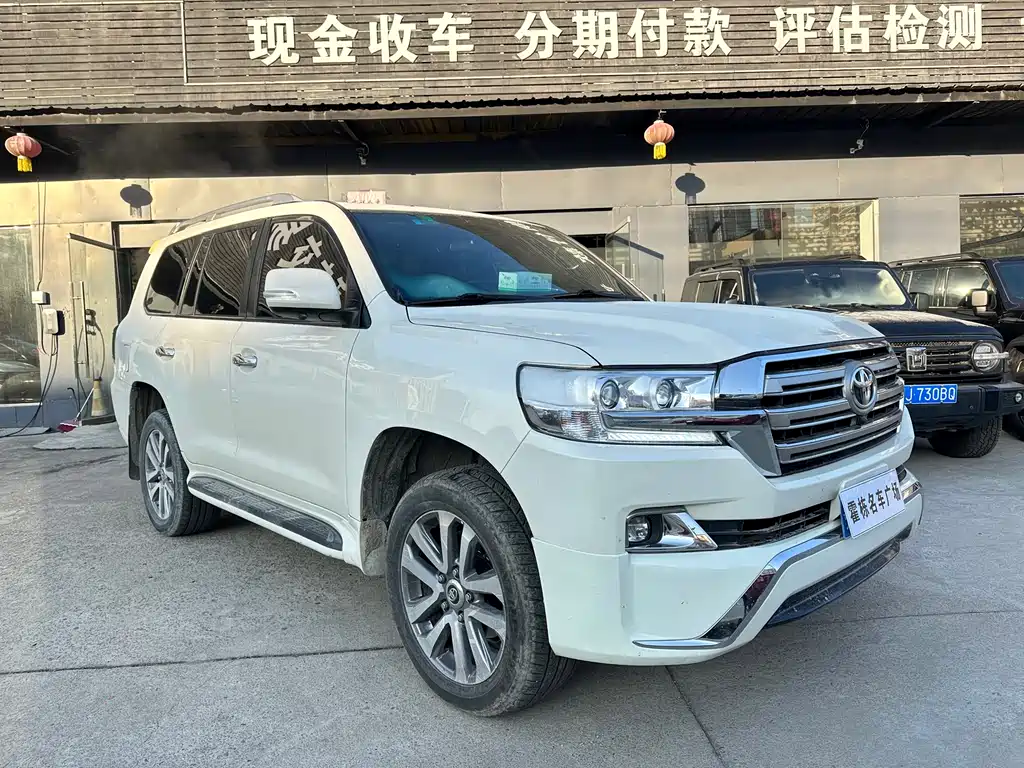 Toyota Land Cruiser 2011 5.7L AT