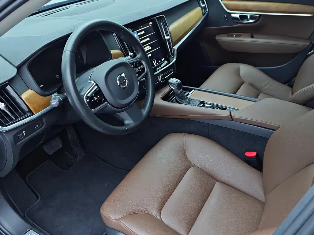 Volvo S90 — миниатюра 7