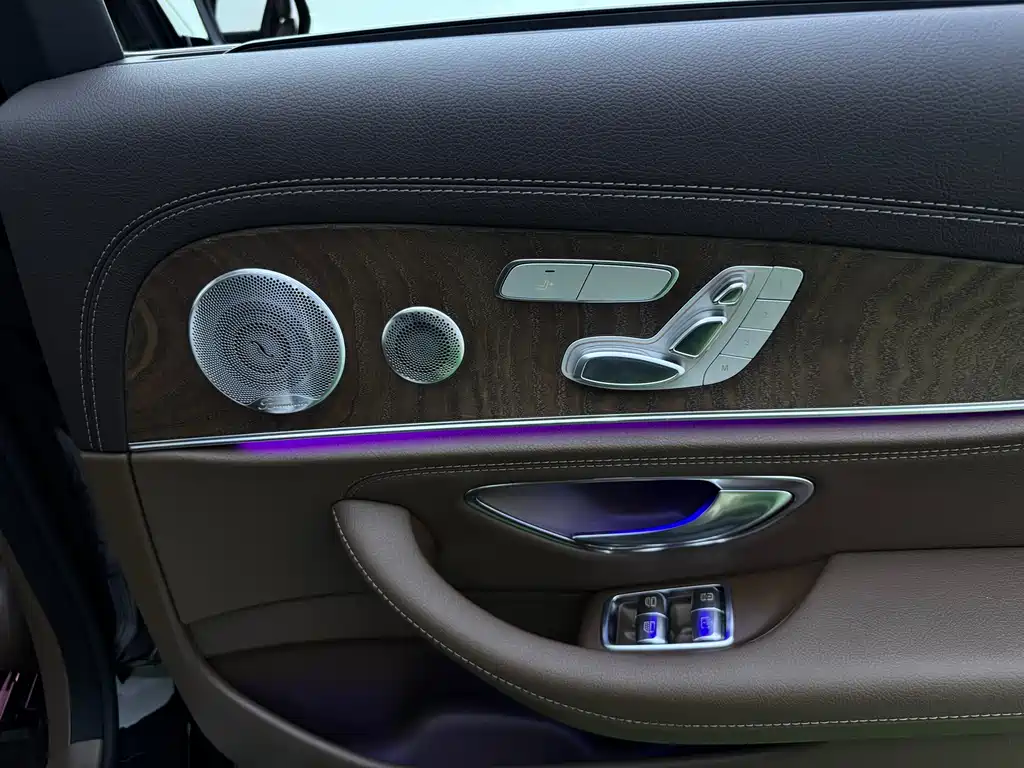 Mercedes-Benz E-Class — миниатюра 28