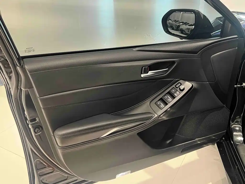 Toyota Avalon — миниатюра 8