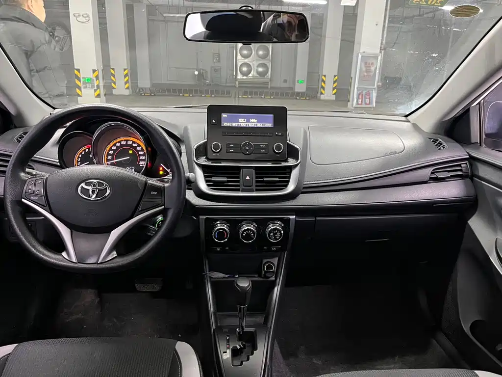 TOYOTA YARIS L ZHIXUAN