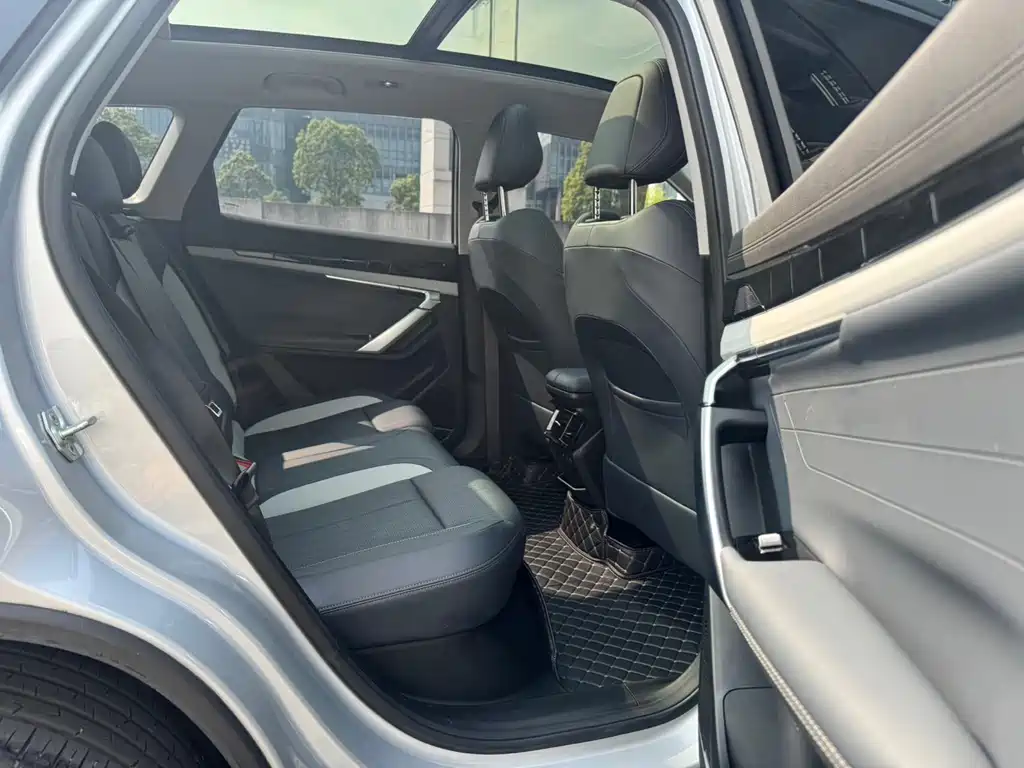 Geely Boyue L — миниатюра 11