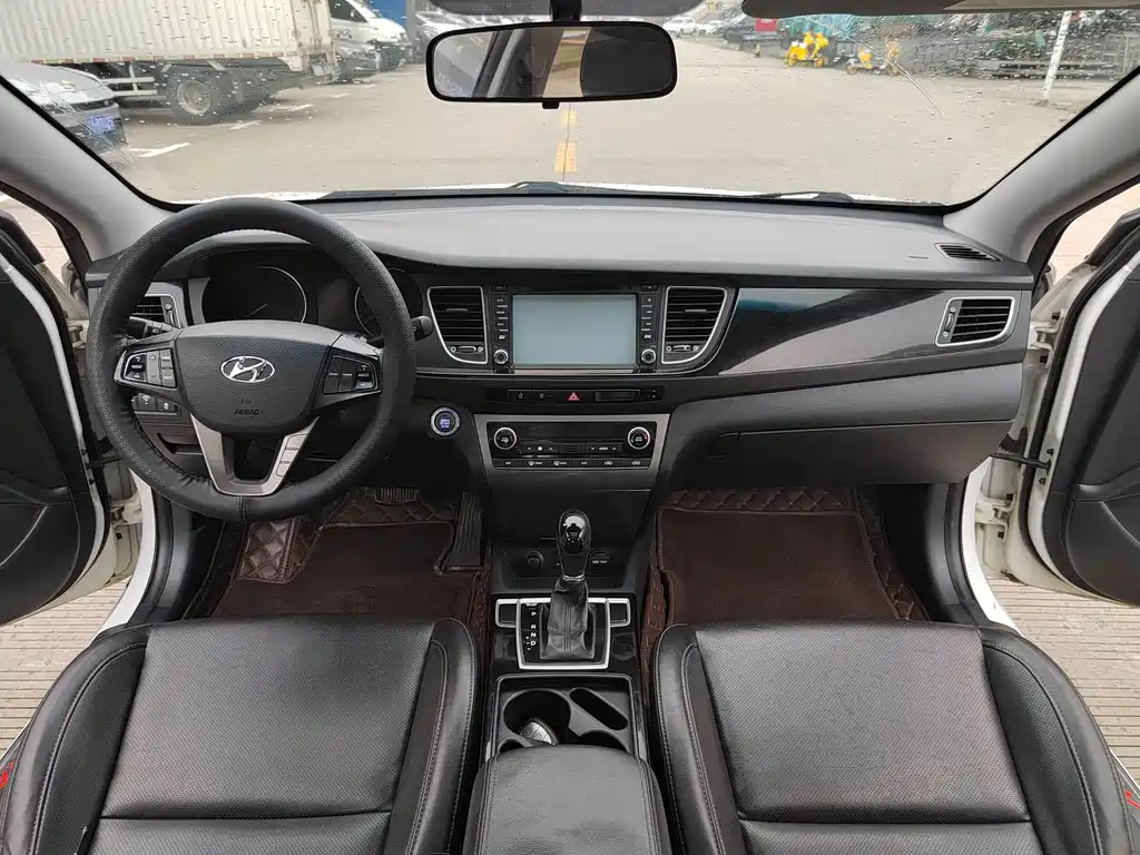 Hyundai Mistra — миниатюра 4