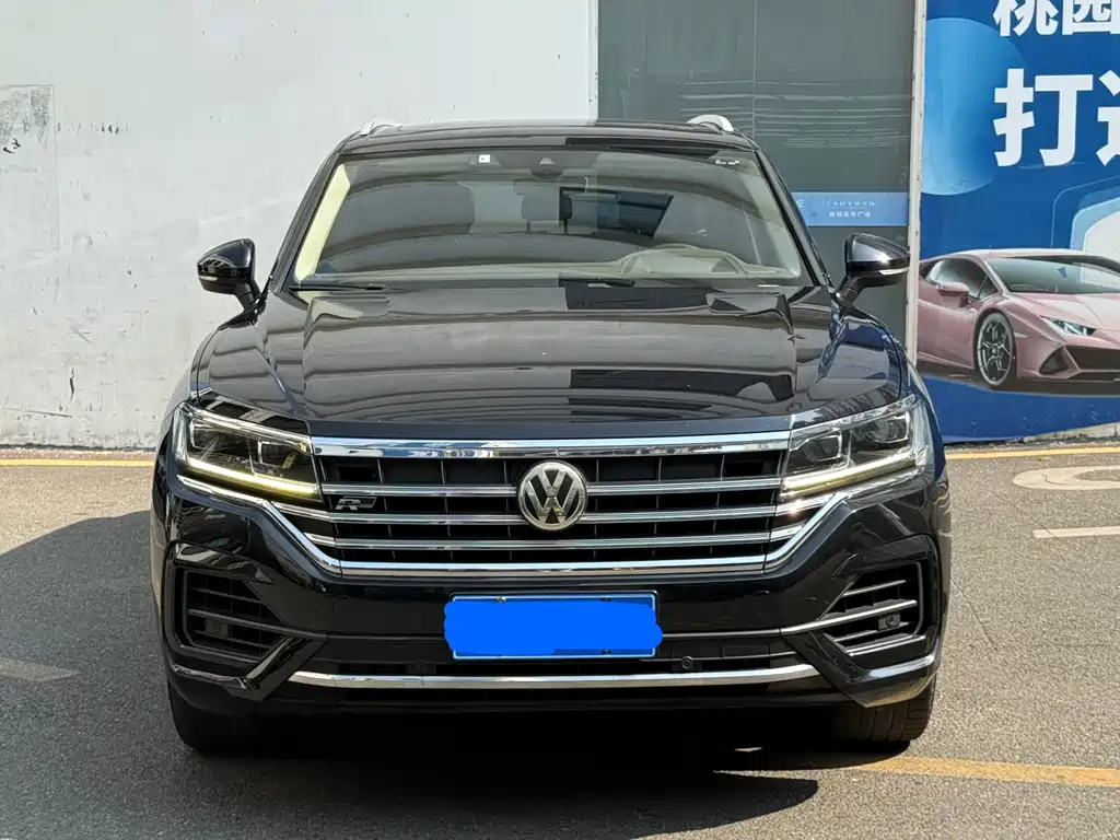 VOLKSWAGEN TOUAREG