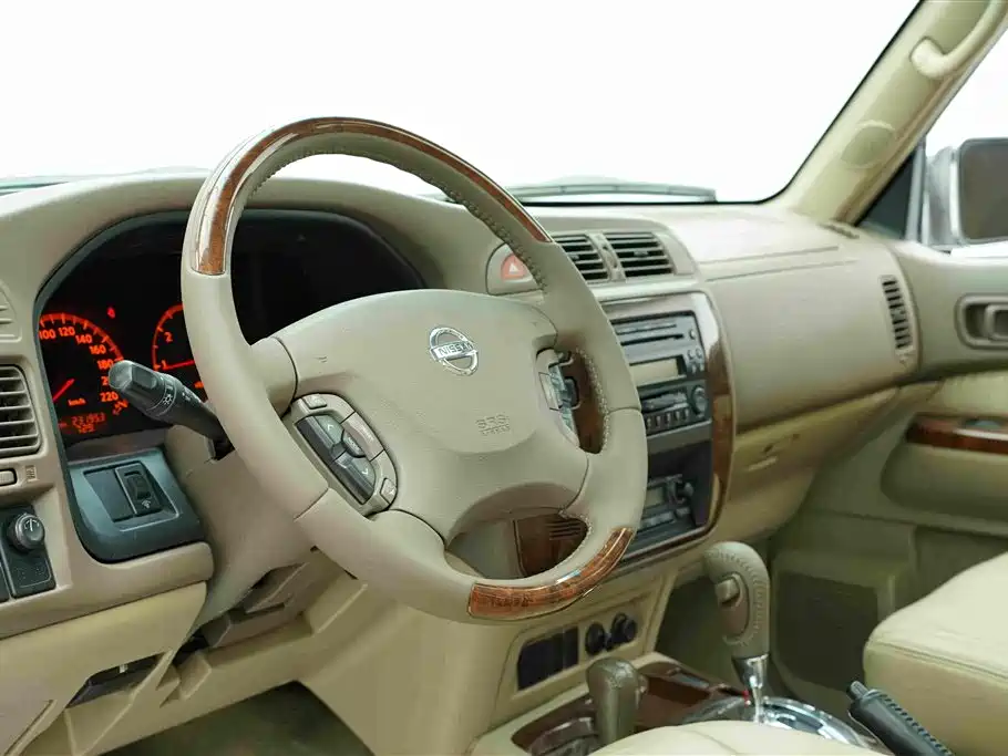 Nissan Patrol — миниатюра 31