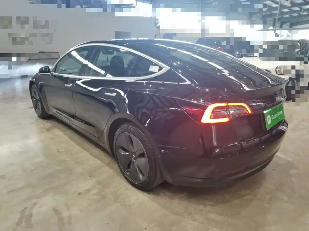Tesla Model 3 — миниатюра 5