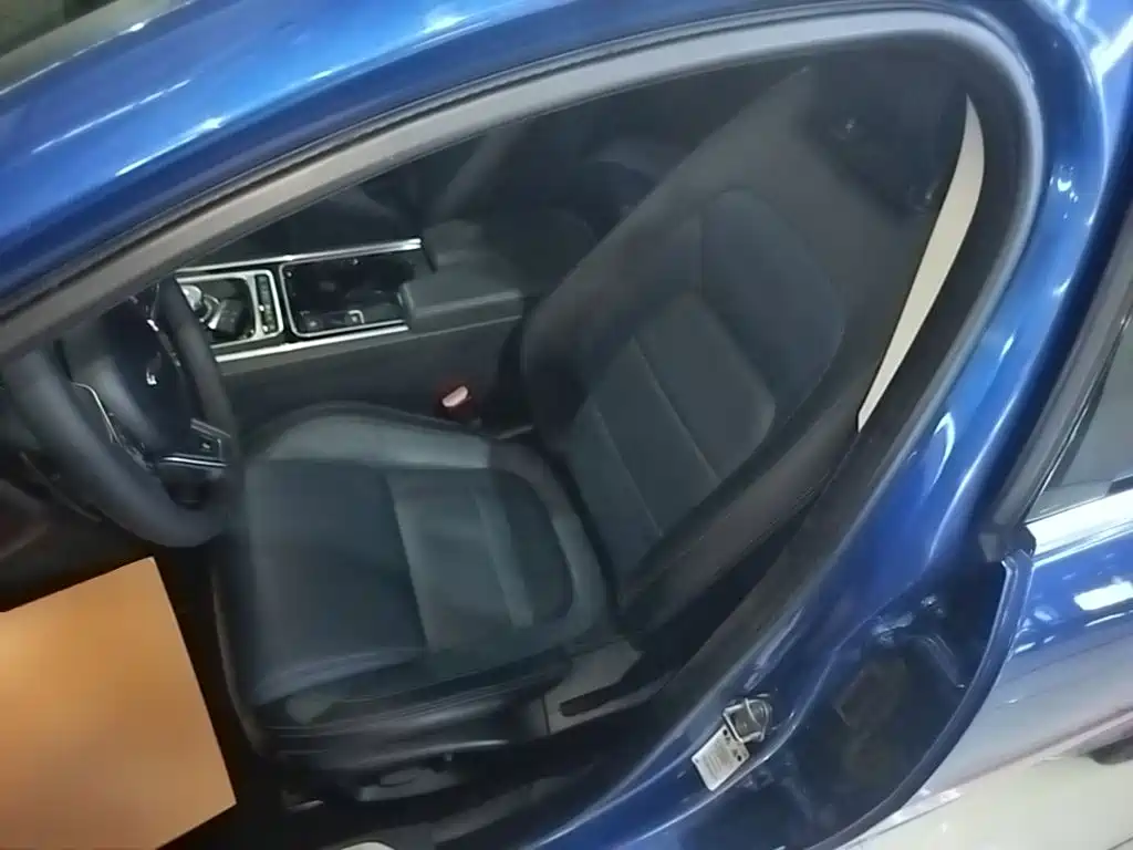 Jaguar XE — миниатюра 15