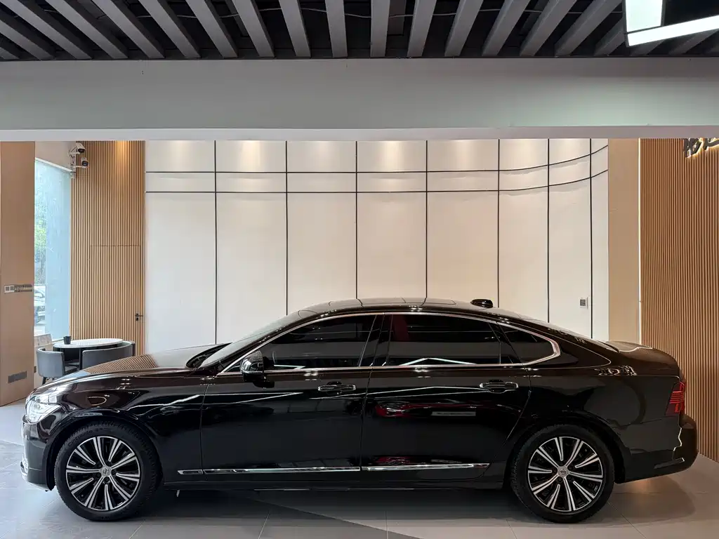 Volvo S90 — миниатюра 4