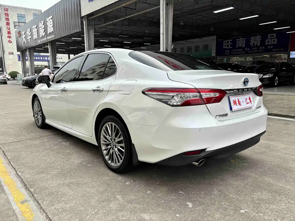 Toyota Camry — миниатюра 16