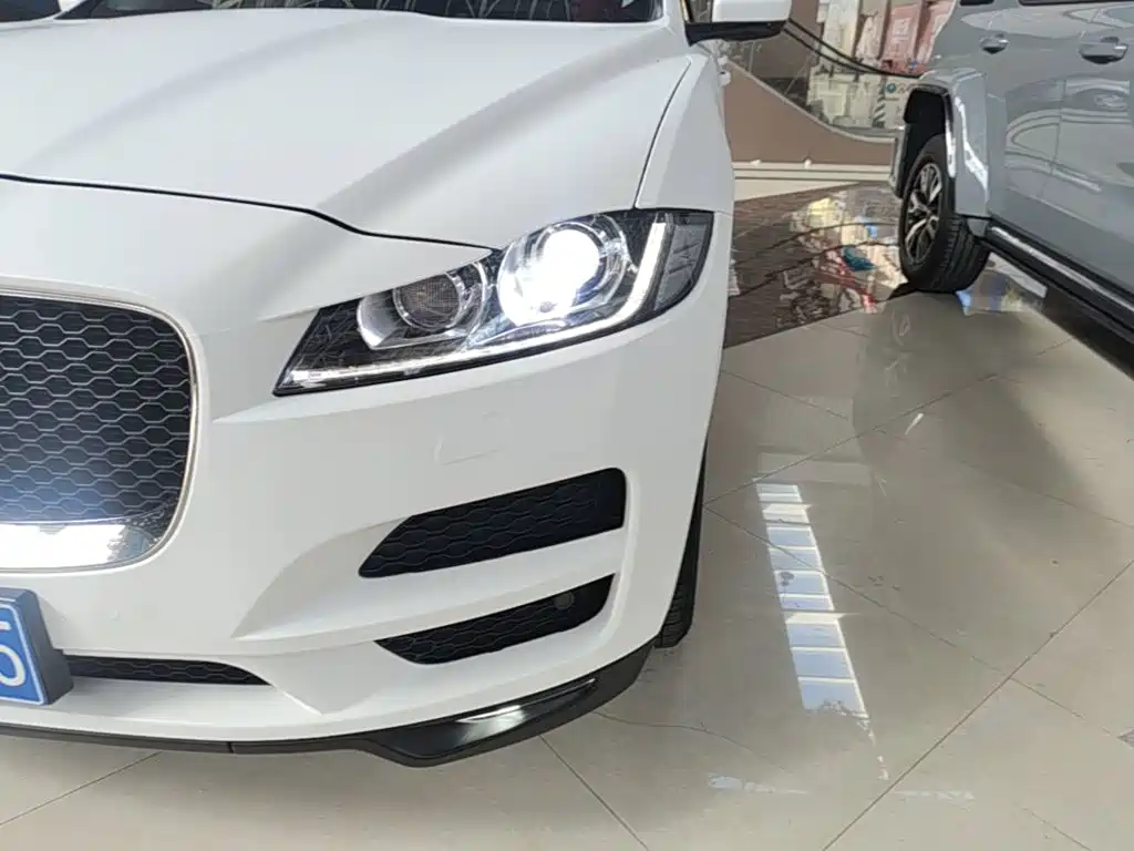 Jaguar F-PACE — миниатюра 24