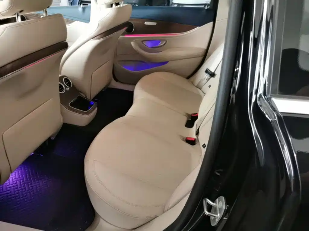 Mercedes-Benz E-Class — миниатюра 17