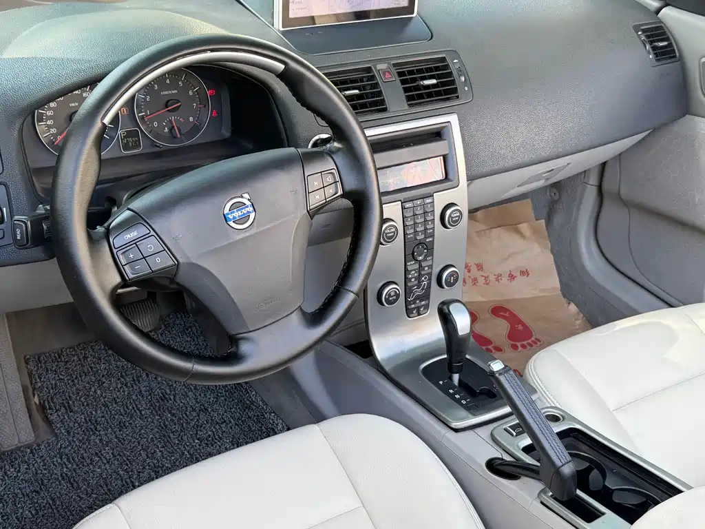 Volvo C70 — миниатюра 4