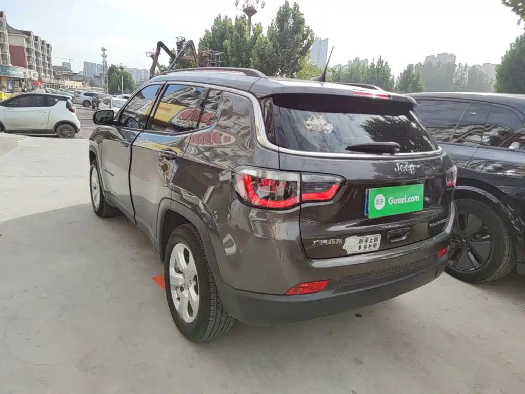 Jeep Compass — миниатюра 5