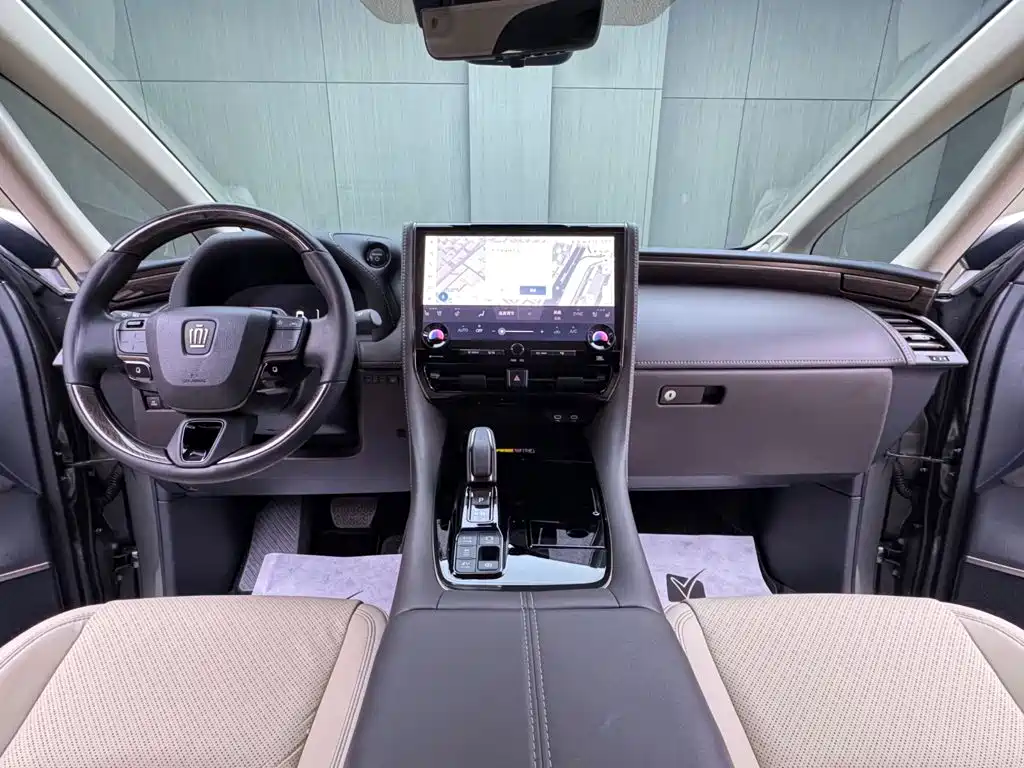 Toyota Vellfire — миниатюра 10
