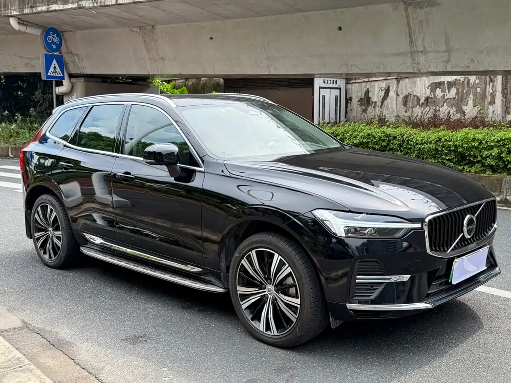 Volvo XC60 2022 T8 Luxury