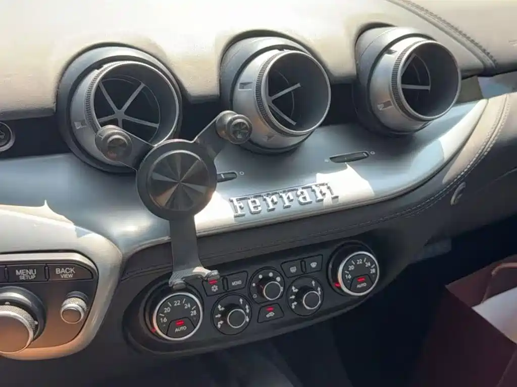 Ferrari F12berlinetta — миниатюра 7