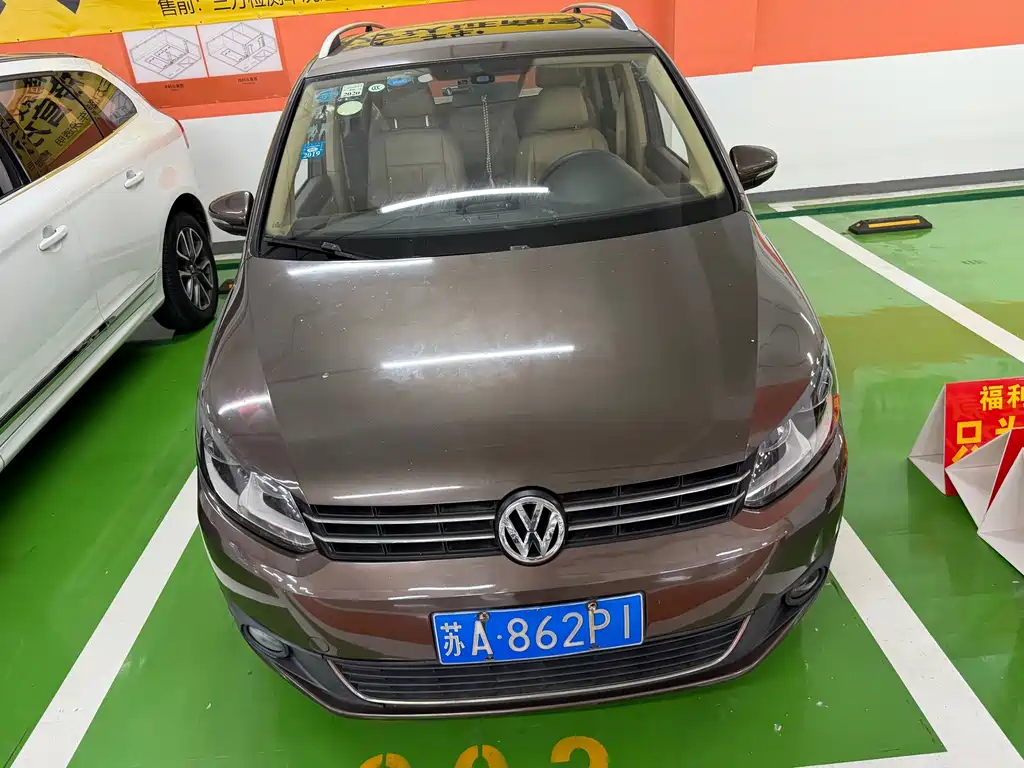 Volkswagen Touran — миниатюра 2