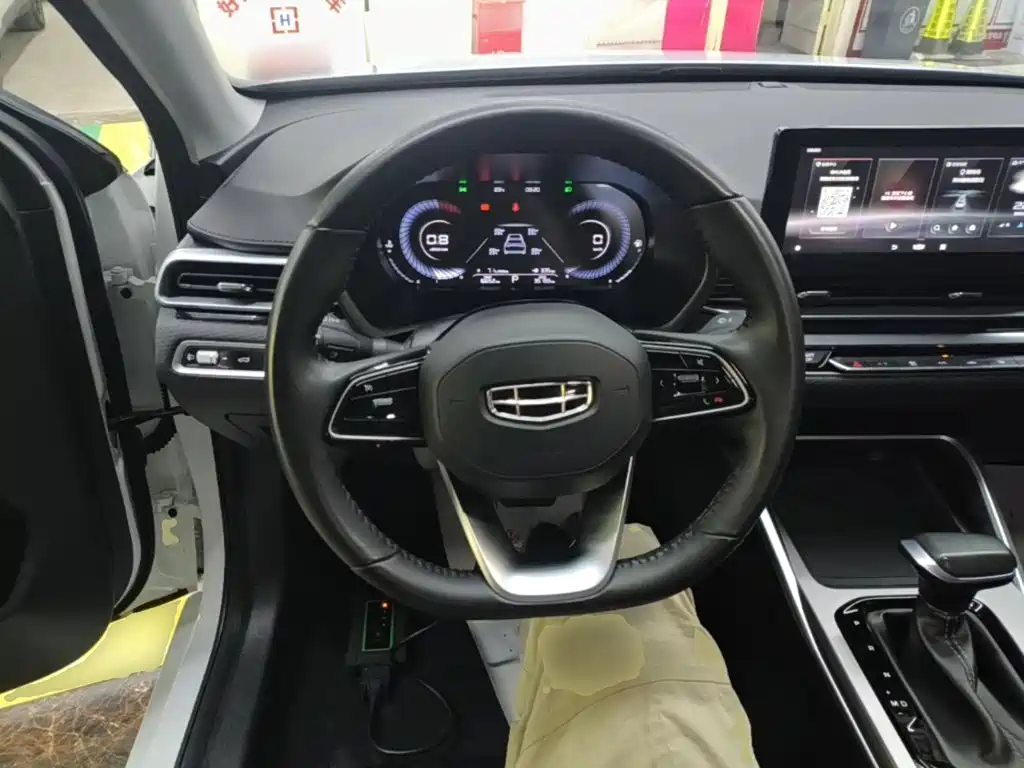 Geely Emgrand — миниатюра 11